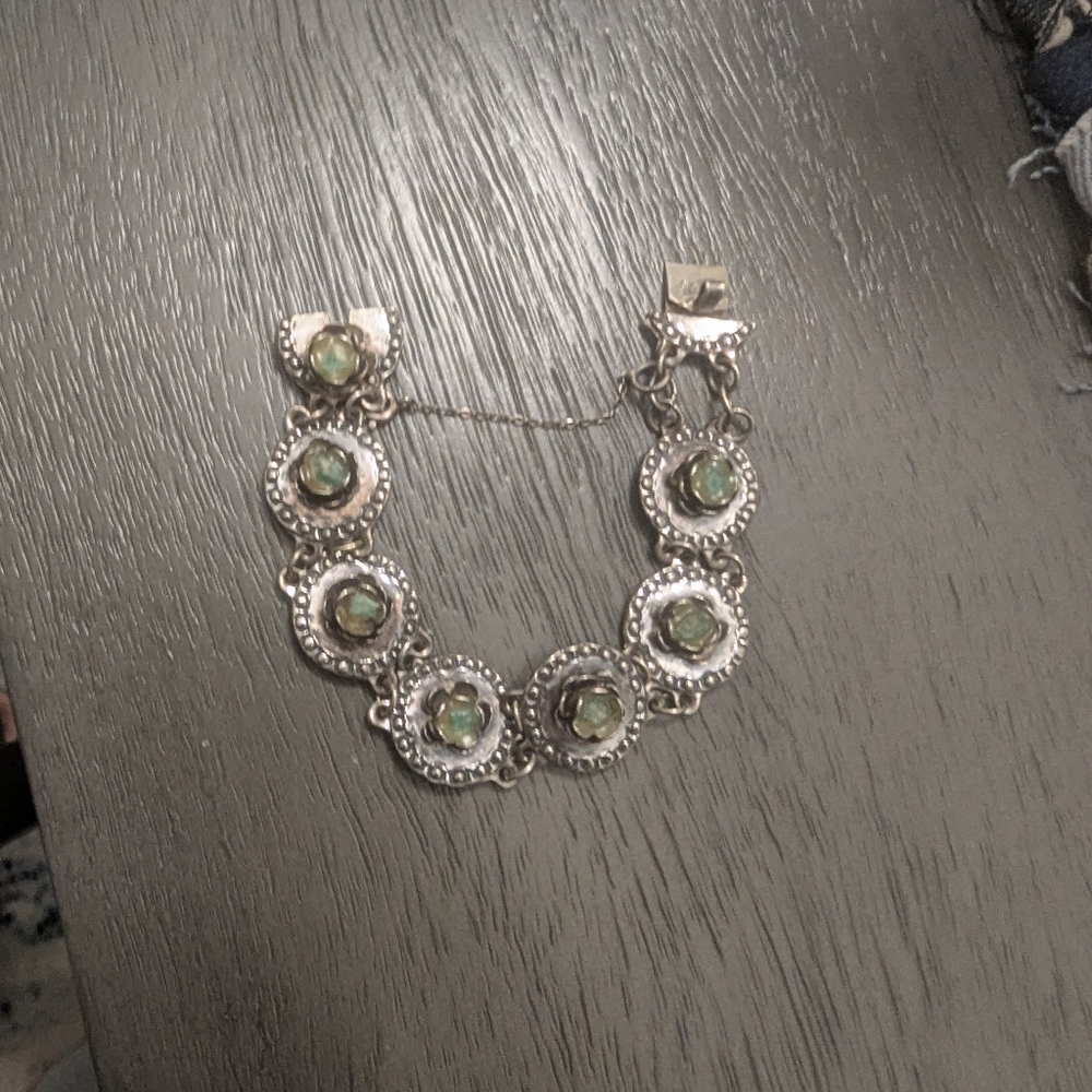 Vintage Sterling Silver Marked 900 With Green Stone Bracelet - Picture 8 of 8